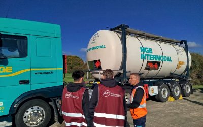 Découverte du transport de matières dangereuses pour la Terminale conduite routière